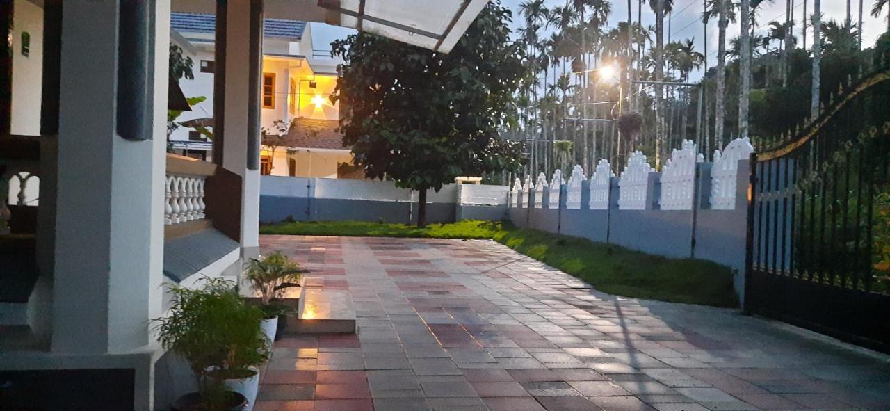 Nest Mdy Apartment Mananthavady Luaran gambar
